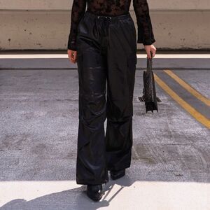 Lane 201 Women’s S Wildly Chic Cargo Pants Black Faux Leather Wide Leg Baggy New